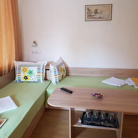 Slantse Πανσιόν Σωζόπολη