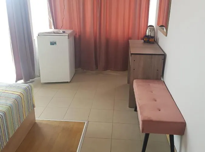 Slantse Guest house 3*