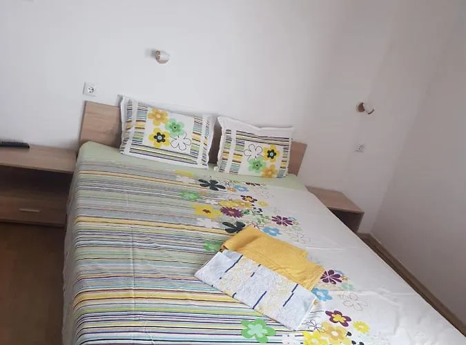 Slantse Guest house 3*