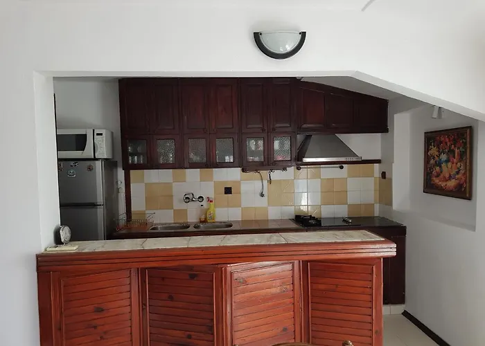 Slantse Guest house 3*